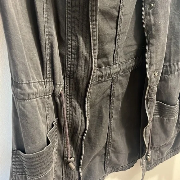 Spring Jacket - Picture 2 of 6